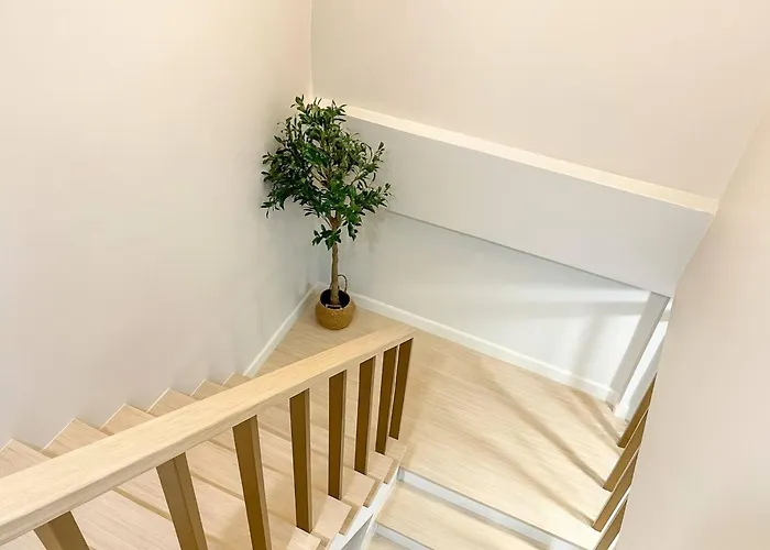 Lovely Townhome In Shopping District Near Bts&mrt Bangkok