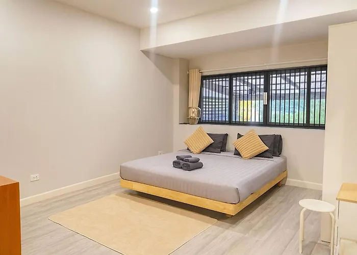 Lovely Townhome In Shopping District Near Bts&mrt Bangkok