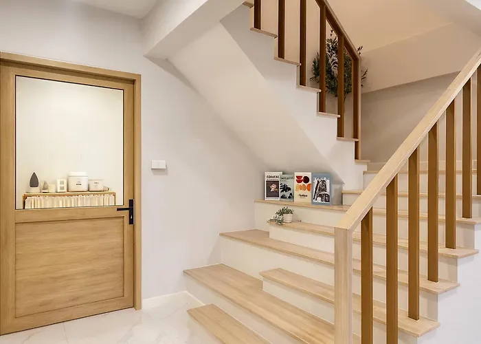 Lovely Townhome In Shopping District Near Bts&mrt Holiday home *