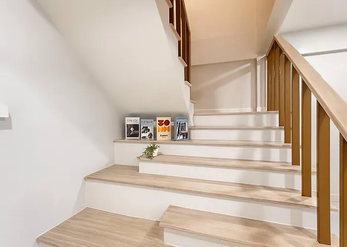 Lovely Townhome In Shopping District Near Bts&mrt Holiday home *