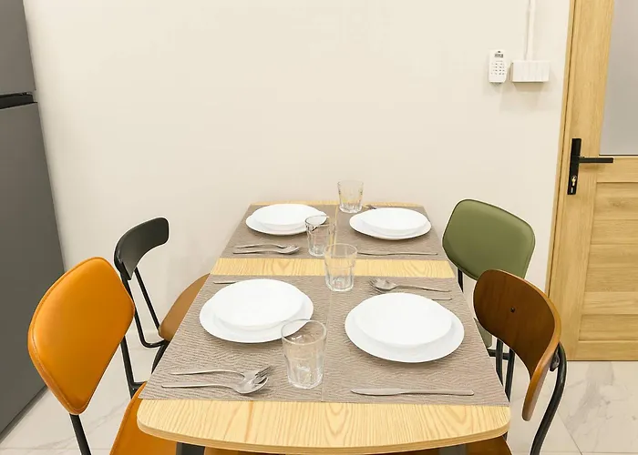 Lovely Townhome In Shopping District Near Bts&mrt Holiday home